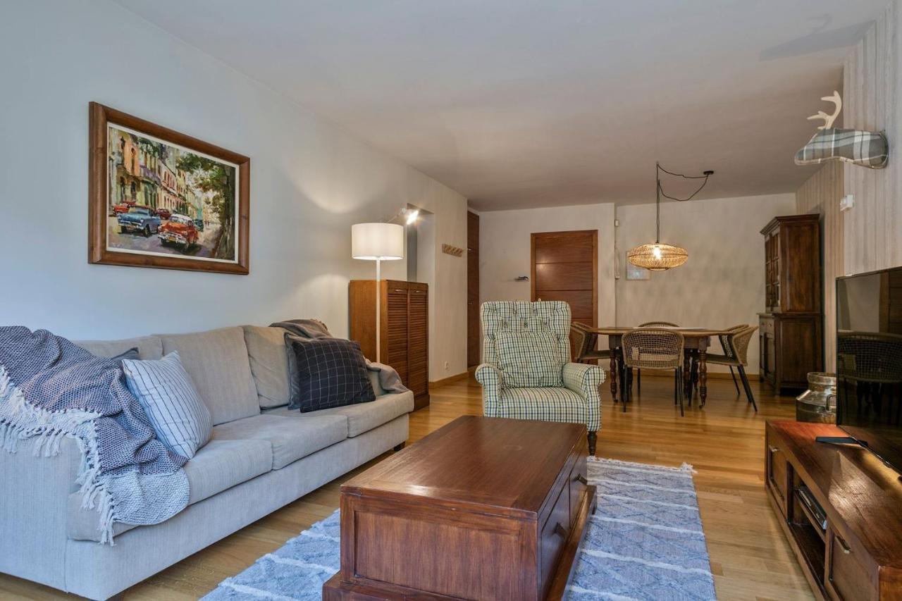 Luderna - Apartamento Con Terraza Barrados Vielha Exterior foto