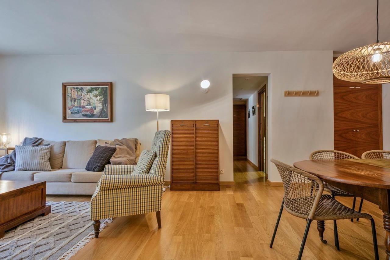 Luderna - Apartamento Con Terraza Barrados Vielha Exterior foto